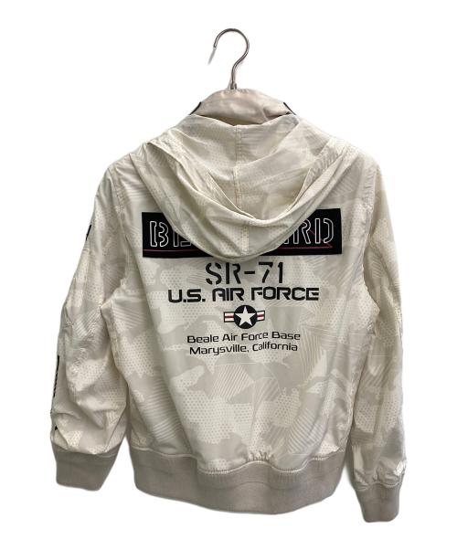 AVIREX（アヴィレックス）AVIREX (アヴィレックス) ブルゾン ホワイト サイズ:Mの古着・服飾アイテム