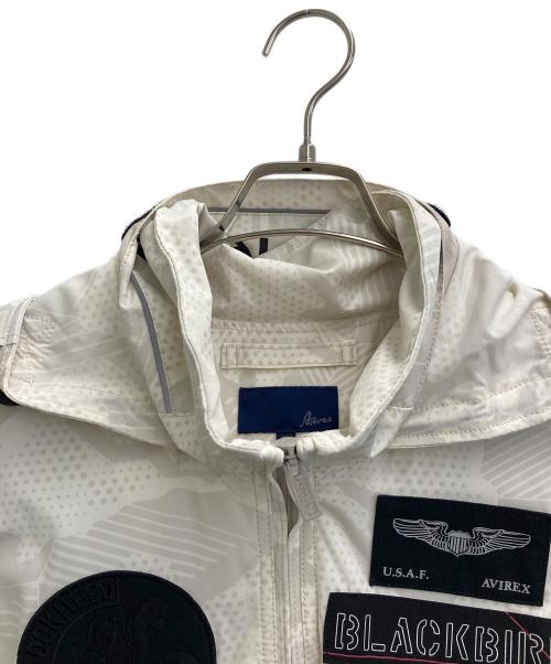 AVIREX（アヴィレックス）AVIREX (アヴィレックス) ブルゾン ホワイト サイズ:Mの古着・服飾アイテム