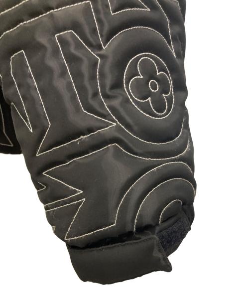 LOUIS VUITTON（ルイ ヴィトン）LOUIS VUITTON (ルイ ヴィトン) オールオーバーVuittonスノーダウンジャケット ブラック サイズ:48の古着・服飾アイテム