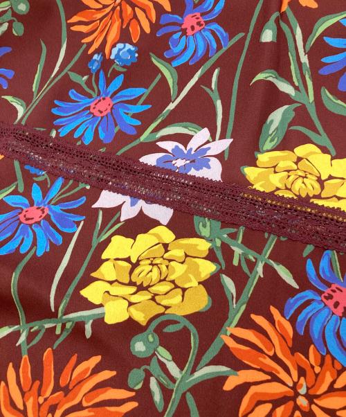 GRACE CONTINENTAL（グレースコンチネンタル）GRACE CONTINENTAL (グレースコンチネンタル) フラワープリントレースボーダワンピース レッド サイズ:38 未使用品の古着・服飾アイテム