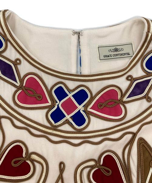 GRACE CONTINENTAL（（グレースコンチネンタル）GRACE CONTINENTAL (（グレースコンチネンタル) マルチモチーフコード刺繍ワンピース マルチカラー サイズ:38 未使用品の古着・服飾アイテム