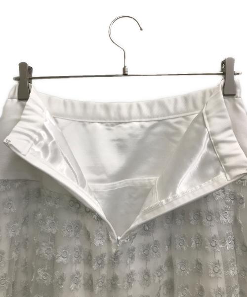 GRACE CLASS（グレースクラス）GRACE CLASS (グレースクラス) フラワーラメJQスカート ホワイト サイズ:38 未使用品の古着・服飾アイテム