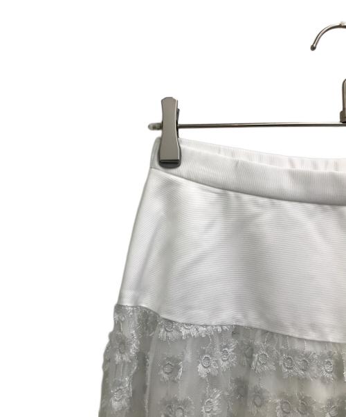 GRACE CLASS（グレースクラス）GRACE CLASS (グレースクラス) フラワーラメJQスカート ホワイト サイズ:38 未使用品の古着・服飾アイテム