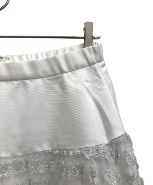 GRACE CLASS（グレースクラス）GRACE CLASS (グレースクラス) フラワーラメJQスカート ホワイト サイズ:38 未使用品の古着・服飾アイテム