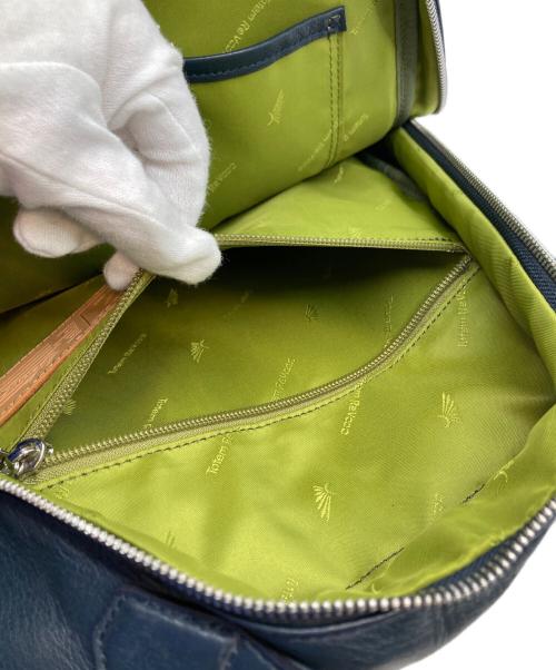 totem re vooo（トーテムリボー）totem re vooo (トーテムリボー) パンチングレザーデイパック ネイビーの古着・服飾アイテム