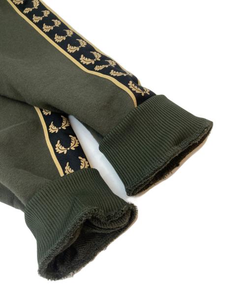 FRED PERRY（フレッドペリー）FRED PERRY (フレッドペリー) テープド スウェットシャツ オリーブ サイズ:SIZE M (UK 36)の古着・服飾アイテム