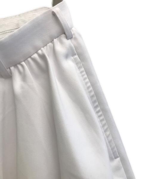 COMME des GARCONS HOMME PLUS（コムデギャルソンオムプリュス）COMME des GARCONS HOMME PLUS (コムデギャルソンオムプリュス) バルーン風変形サルエルショートパンツ ホワイト サイズ:XSの古着・服飾アイテム