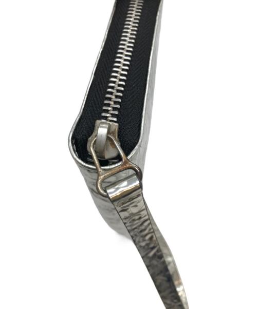 MM6 Maison Margiela（エムエムシックスメゾンマルジェラ）MM6 Maison Margiela (エムエムシックスメゾンマルジェラ) メタリックロングウォレット シルバー サイズ:-の古着・服飾アイテム