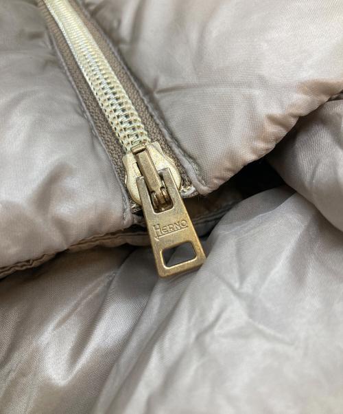 HERNO（ヘルノ）HERNO (ヘルノ) PRODUZ LAVJAPダウンコート ベージュ サイズ:14Aの古着・服飾アイテム