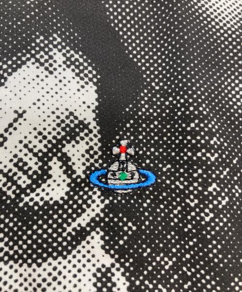 Vivienne Westwood（ヴィヴィアンウエストウッド）Vivienne Westwood (ヴィヴィアンウエストウッド) パペットシャツ ホワイト×ブラック サイズ:50の古着・服飾アイテム