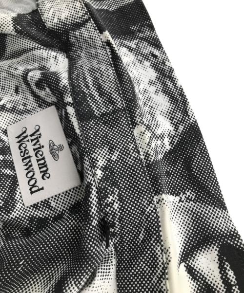 Vivienne Westwood（ヴィヴィアンウエストウッド）Vivienne Westwood (ヴィヴィアンウエストウッド) パペットシャツ ホワイト×ブラック サイズ:50の古着・服飾アイテム