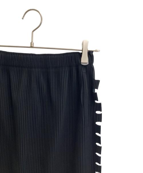 me ISSEY MIYAKE（ミーイッセイ ミヤケ）me ISSEY MIYAKE (ミーイッセイ ミヤケ) BOLD FRINGE PLEATS ブラック サイズ:freeの古着・服飾アイテム