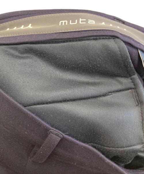muta MARINE（ムータマリン）muta MARINE (ムータマリン) ウォームポンチ サイドライン スラックス ネイビー サイズ:4の古着・服飾アイテム