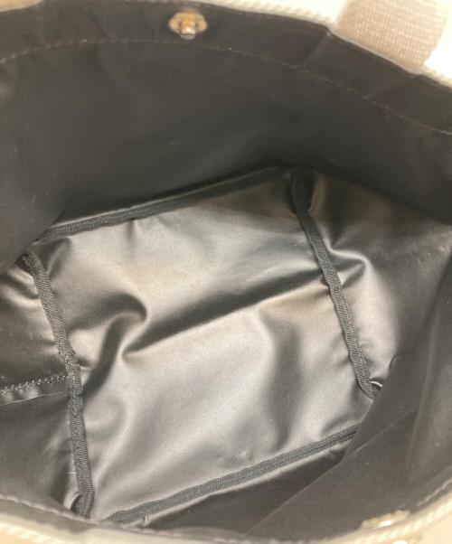 Herve Chapelier（エルベシャプリエ）Herve Chapelier (エルベシャプリエ) シルバーラメ コーデュラナイロン 舟型トート グレー サイズ:-の古着・服飾アイテム