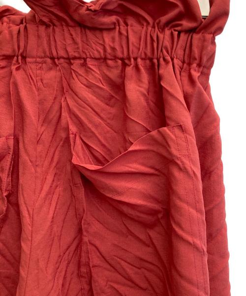 ISSEY MIYAKE（イッセイミヤケ）ISSEY MIYAKE (イッセイミヤケ) シワ加工ワイドパンツ レッド サイズ:2の古着・服飾アイテム
