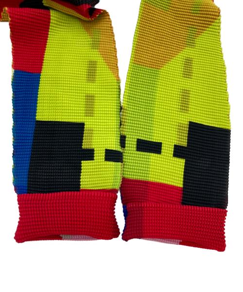 me ISSEY MIYAKE（ミーイッセイ ミヤケ）me ISSEY MIYAKE (ミーイッセイ ミヤケ) ハイネックプリーツカットソー マルチカラー サイズ:-の古着・服飾アイテム