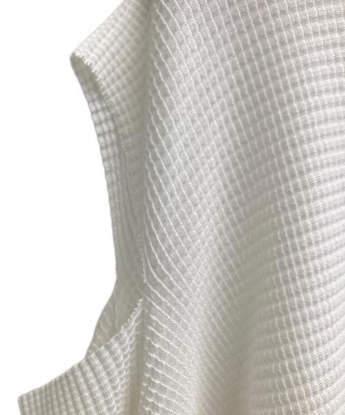 me ISSEY MIYAKE（ミーイッセイ ミヤケ）me ISSEY MIYAKE (ミーイッセイ ミヤケ) カットソー ホワイト サイズ:-の古着・服飾アイテム