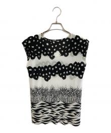 PLEATS PLEASE（プリーツプリーズ）の古着「プリーツノースリーブカットソー」｜ホワイト×ブラック