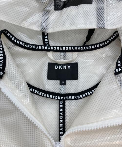 DKNY（ダナキャランニューヨーク）DKNY (ダナキャランニューヨーク) レインジャケット ホワイト サイズ:SIZE 10の古着・服飾アイテム