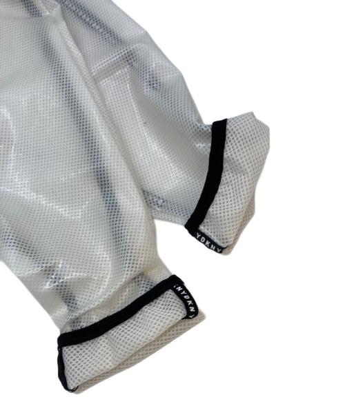 DKNY（ダナキャランニューヨーク）DKNY (ダナキャランニューヨーク) レインジャケット ホワイト サイズ:SIZE 10の古着・服飾アイテム