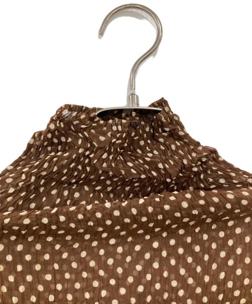 ISSEY MIYAKE（イッセイミヤケ）ISSEY MIYAKE (イッセイミヤケ) プリーツドットカットソー ブラウン サイズ:Mの古着・服飾アイテム