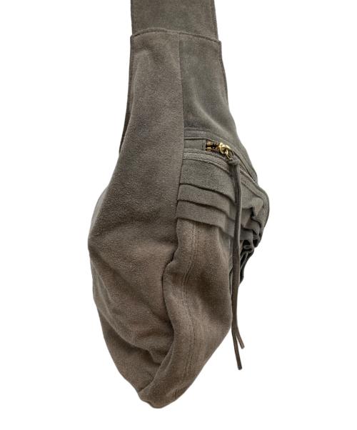 UNDERCOVER（アンダーカバー）UNDERCOVER (アンダーカバー) スウェードショルダーバッグ グレーの古着・服飾アイテム