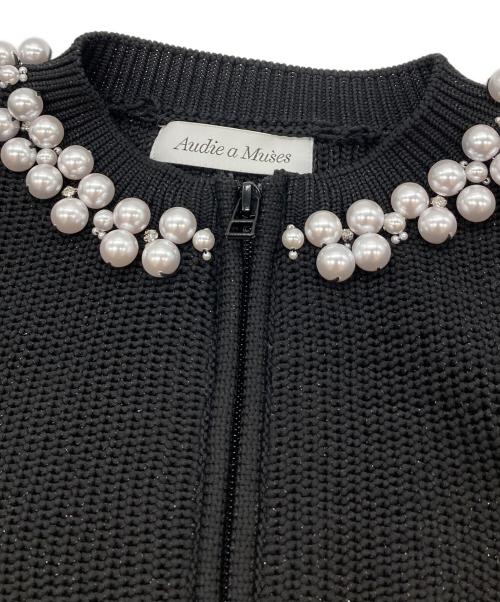 Audie a Muses（オーディア ミューズ）Audie a Muses (オーディア ミューズ) パール付きジップアップカーディガン ブラック サイズ:38の古着・服飾アイテム