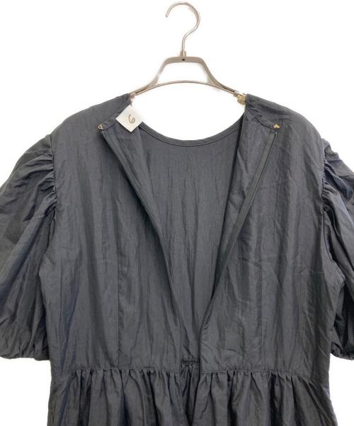 6(ROKU) BEAUTY&YOUTH（ロク ビューティーアンドユース）6(ROKU) BEAUTY&YOUTH (ロク ビューティーアンドユース) ナイロンボリュームワンピース ブラック サイズ:38の古着・服飾アイテム