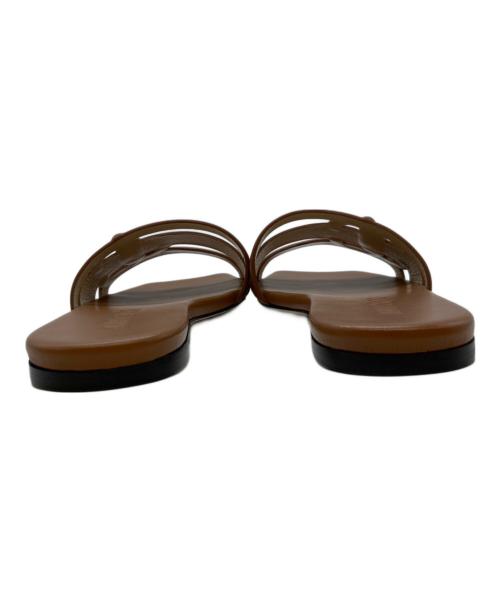 JIMMY CHOO（ジミーチュウ）JIMMY CHOO (ジミーチュウ) LARAN FLATサンダル ブラウン サイズ:36 1/2の古着・服飾アイテム