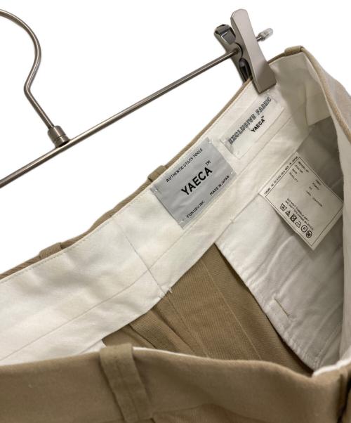 YAECA（ヤエカ）YAECA (ヤエカ) チノタックテーパードパンツ ベージュ サイズ:W32の古着・服飾アイテム