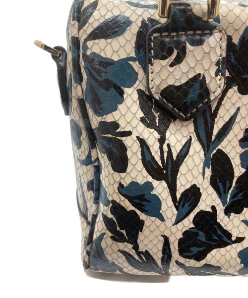 TORY BURCH（トリーバーチ）TORY BURCH (トリーバーチ) 花柄ボストンバック アイボリー×ブルーの古着・服飾アイテム