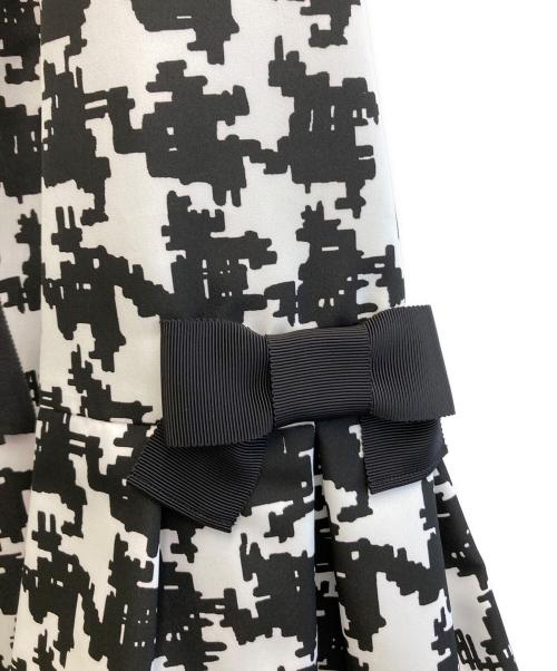 M'S GRACY（エムズグレイシー）M'S GRACY (エムズグレイシー) カメリア  ストライプ ブラウス ホワイト×ブラック サイズ:38 未使用品の古着・服飾アイテム