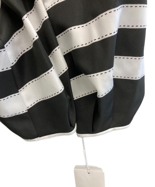 M'S GRACY MAGGY（エムズグレイシーマギー）M'S GRACY MAGGY (エムズグレイシーマギー) カメリアチュニック ブラック×ホワイト サイズ:38の古着・服飾アイテム