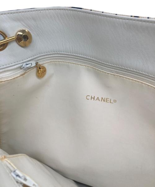 CHANEL（シャネル）CHANEL (シャネル) ショルダーバッグ ホワイト×ブラック サイズ:-の古着・服飾アイテム