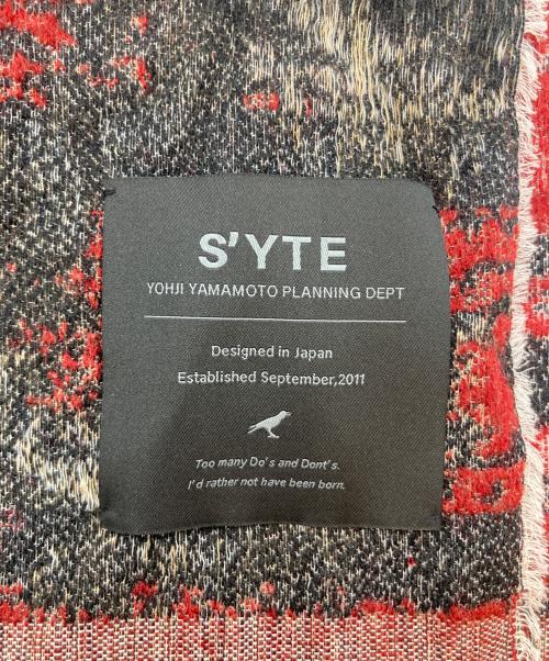 s'yte（サイト）s'yte (サイト) FLORAL JACQUARD STOLE ブラック×レッドの古着・服飾アイテム