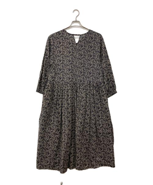 BEARDSLEY（ビアズリー）BEARDSLEY (ビアズリー) プリントギャザーワンピ ブラック サイズ:F 未使用品の古着・服飾アイテム