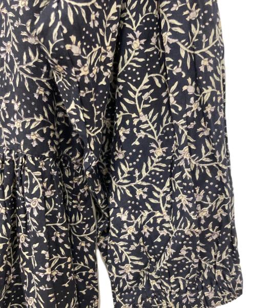 BEARDSLEY（ビアズリー）BEARDSLEY (ビアズリー) プリントギャザーワンピ ブラック サイズ:F 未使用品の古着・服飾アイテム