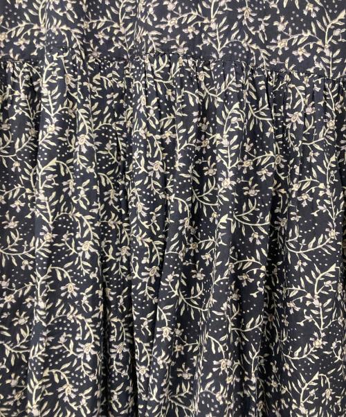 BEARDSLEY（ビアズリー）BEARDSLEY (ビアズリー) プリントギャザーワンピ ブラック サイズ:F 未使用品の古着・服飾アイテム