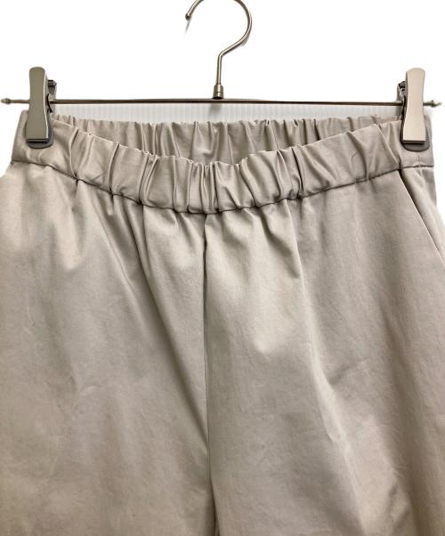 mizuiro-ind（ミズイロインド）mizuiro-ind (ミズイロインド) センタープレスパンツ アイボリー サイズ:2 未使用品の古着・服飾アイテム