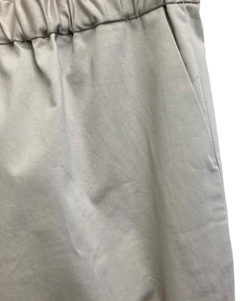 mizuiro-ind（ミズイロインド）mizuiro-ind (ミズイロインド) センタープレスパンツ アイボリー サイズ:2 未使用品の古着・服飾アイテム