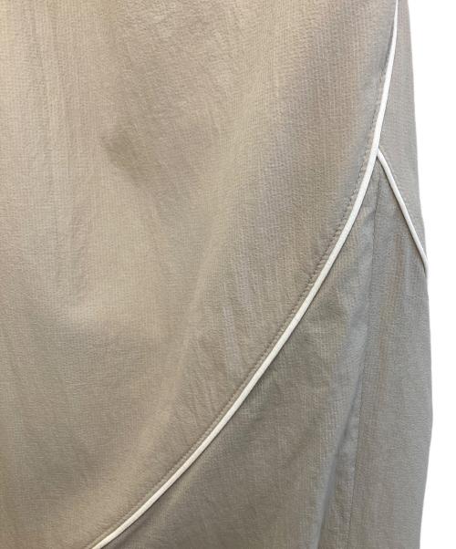 emmi（エミ）emmi (エミ) eco 撥水ナイロンエアーパンツ ベージュ サイズ:freeの古着・服飾アイテム