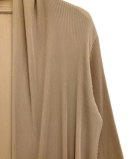 SPECCHIO（スペッチオ）SPECCHIO (スペッチオ) クリスタルプリーツシフォンロングジャケット ベージュ サイズ:40の古着・服飾アイテム