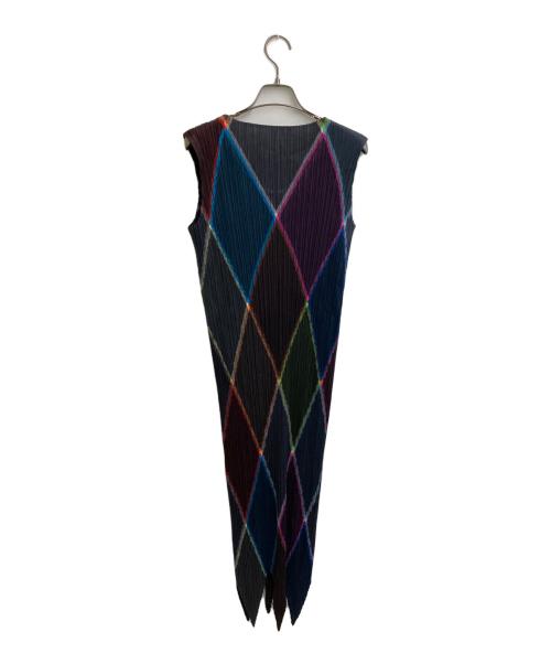 PLEATS PLEASE（プリーツプリーズ）PLEATS PLEASE (プリーツプリーズ) プリーツノースリーブワンピース マルチカラー サイズ:3の古着・服飾アイテム