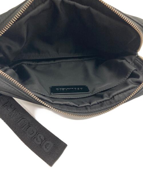 DSQUARED2（ディースクエアード）DSQUARED2 (ディースクエアード) PAC-MAN (パックマン) Pac-Man Pouch ブラックの古着・服飾アイテム