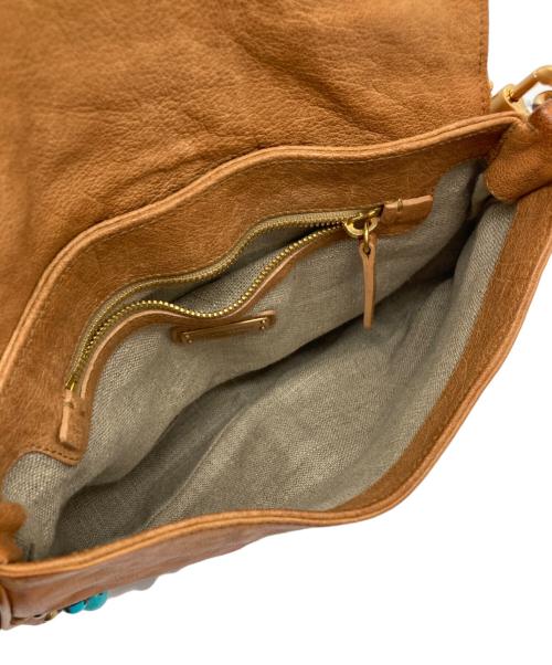 MIU MIU（ミュウミュウ）MIU MIU (ミュウミュウ) スタッズレザーハンドバッグ ブラウンの古着・服飾アイテム