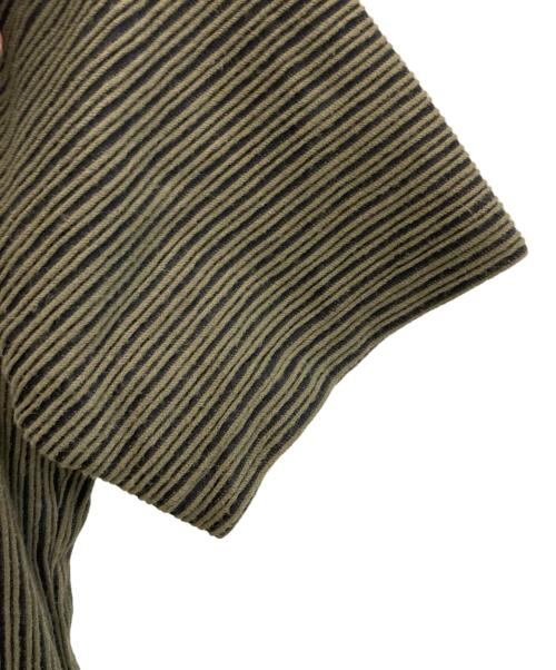 ISSEY MIYAKE MEN（イッセイミヤケメン）ISSEY MIYAKE MEN (イッセイミヤケメン) プリーツカットソー カーキ×ブラック サイズ:3の古着・服飾アイテム