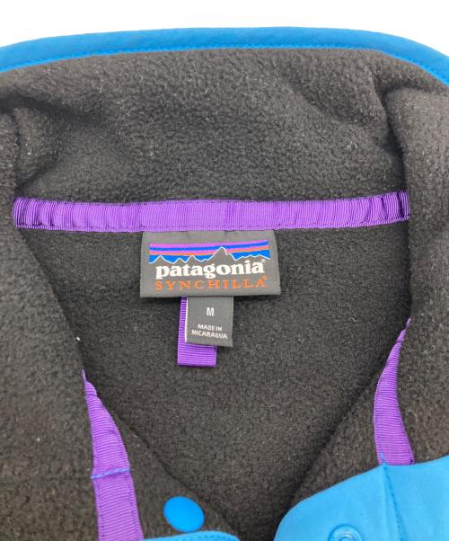 Patagonia（パタゴニア）Patagonia (パタゴニア) Lightweight Synchilla Snap-T Pullover ブラック×ブルー サイズ:SIZE Mの古着・服飾アイテム