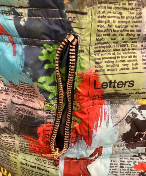 GALLIANO（ガリアーノ）GALLIANO (ガリアーノ) ニュースペーパー柄ダウンコート マルチカラー サイズ:38の古着・服飾アイテム