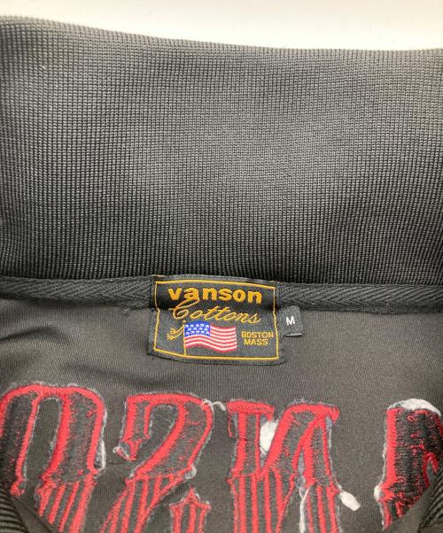VANSON（バンソン）VANSON (バンソン) クロスボーン 刺繍プリント ボリュームネック ジャージ トラックジャケット ブラック サイズ:Mの古着・服飾アイテム