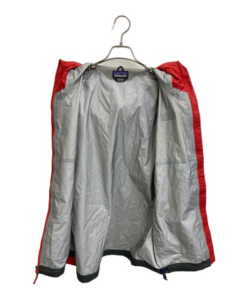 Patagonia（パタゴニア）Patagonia (パタゴニア) Torrentshell 3L Rain Jacket ブルー×レッド サイズ:Mの古着・服飾アイテム